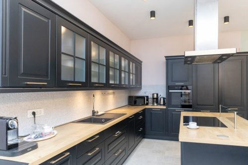 Dizajn interijera – moderna kuhinja nakon renovacije